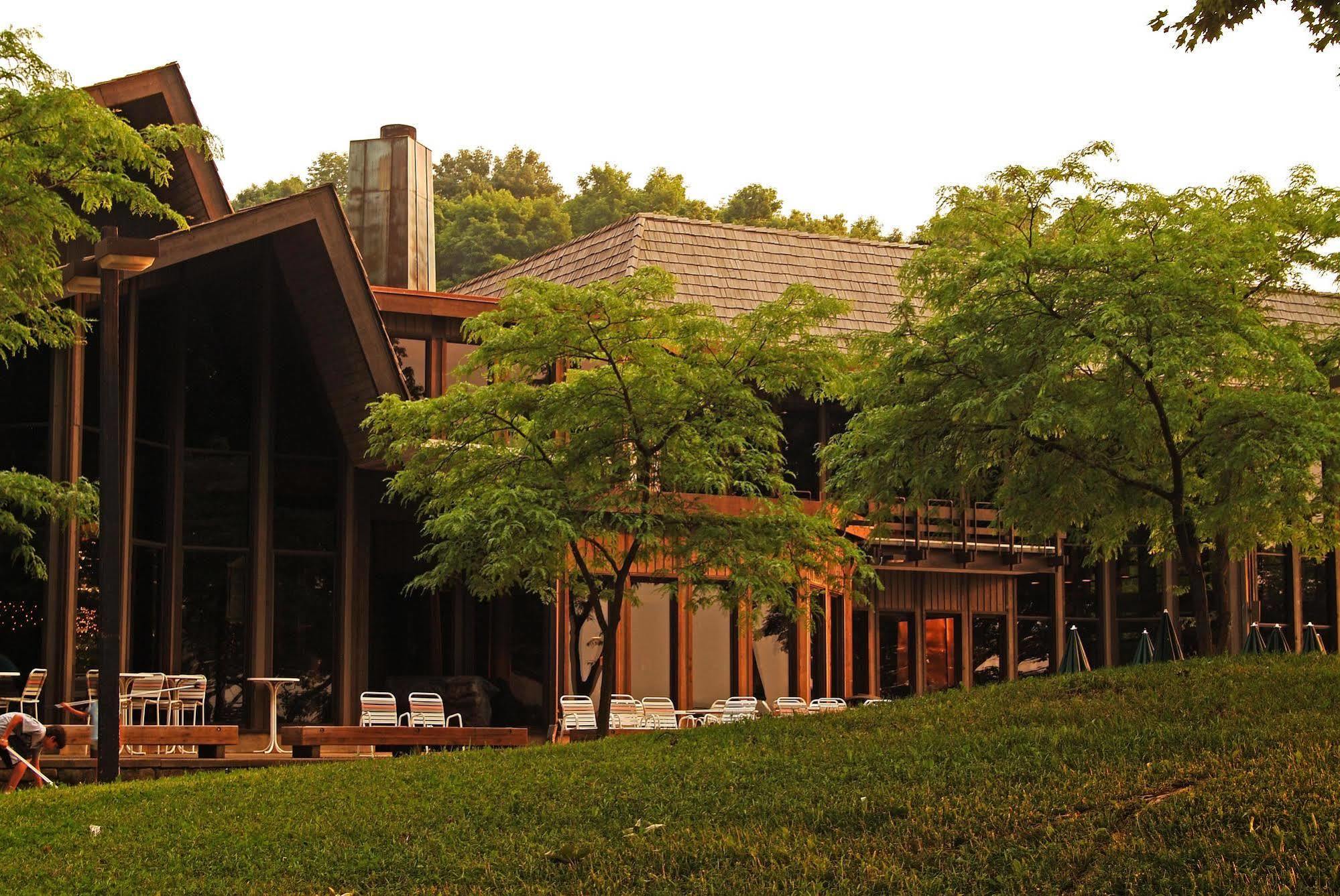 Mohican Lodge And Conference Center Perrysville Exteriér fotografie